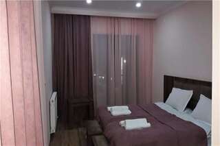 Отель Hotel Ramaz Paliani Местиа Трехместный номер с балконом-6